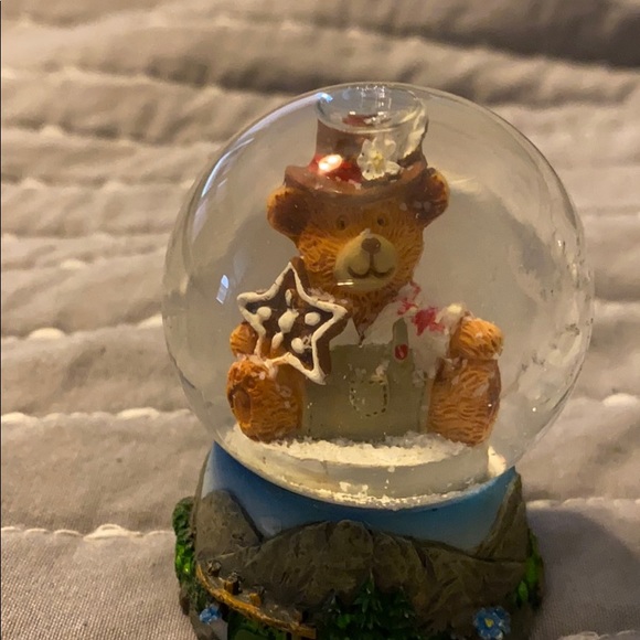 Mini Snow Globe Collectibles - Picture 5 of 6